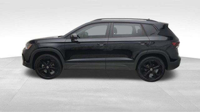 Used 2025 Volkswagen Taos SE AWD/4WD image 6