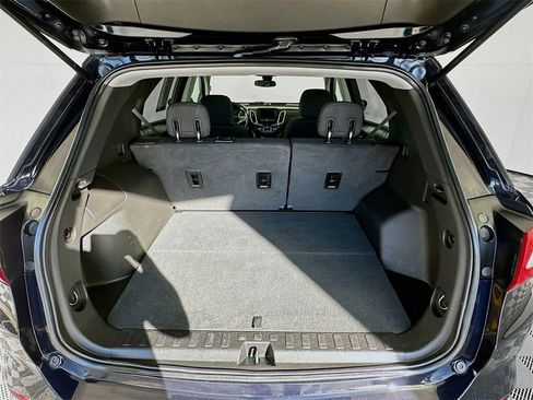 Used 2020 Chevrolet Equinox LT image 23