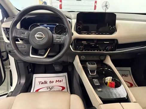 Used 2023 Nissan Rogue SL w/ SL Premium Package FWD image 17