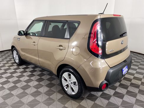 Used 2015 Kia Soul FWD image 6