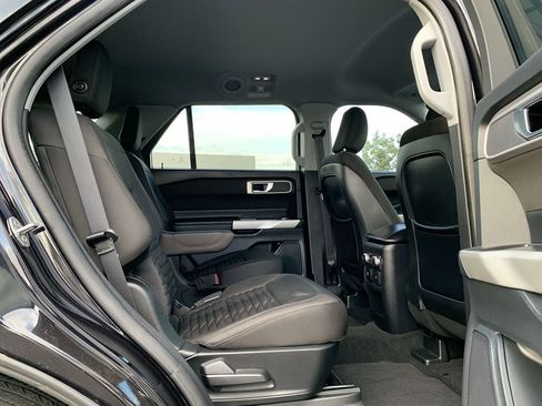 Used 2020 Ford Explorer XLT image 21