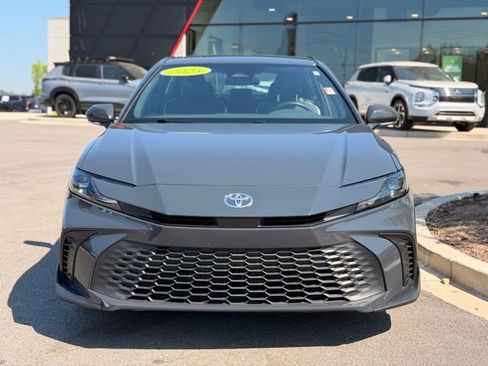 Used 2025 Toyota Camry SE FWD image 7