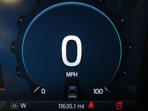 Used 2025 Ford F350 Platinum w/ FX4 Off-Road Package image 12