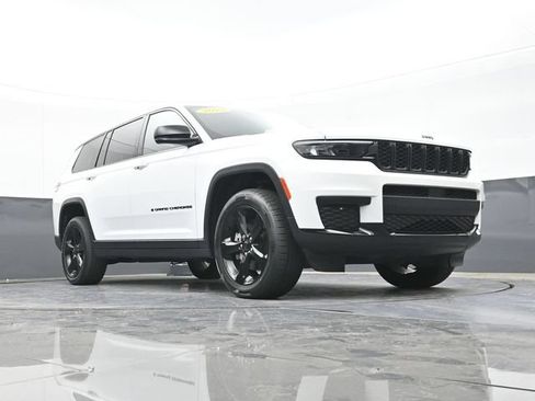 Used 2023 Jeep Grand Cherokee L Laredo AWD/4WD image 54