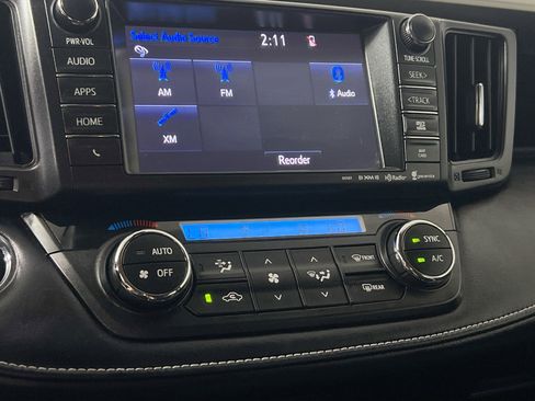 Used 2018 Toyota RAV4 Limited FWD image 27