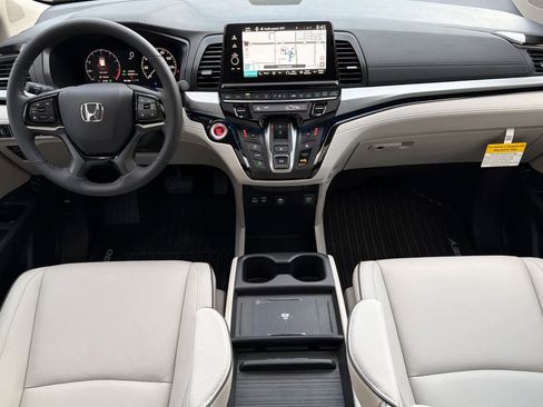 New 2026 Honda Odyssey Touring image 3