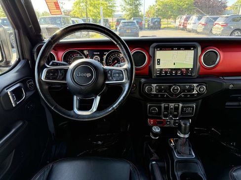 Certified 2019 Jeep Wrangler Unlimited Rubicon w/ Dual Top Group AWD/4WD image 18