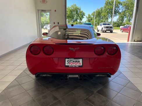 Used 2005 Chevrolet Corvette Coupe w/ Preferred Equipment Group RWD image 6