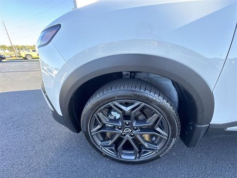 New 2026 Nissan Kicks SR w/ SR Premium Package image 10