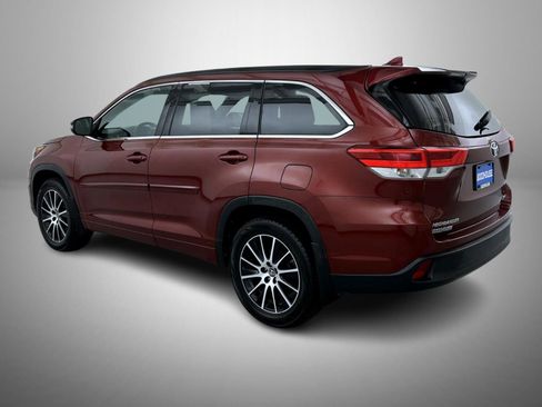 Used 2017 Toyota Highlander SE AWD/4WD image 7
