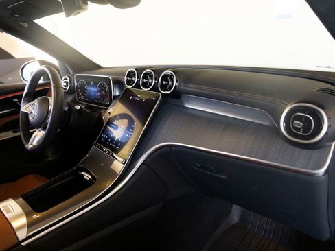 Used 2024 Mercedes-Benz GLC 300 image 28