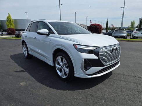Used 2023 Audi Q4 e-tron Premium Plus AWD/4WD image 7