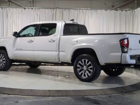 Used 2021 Toyota Tacoma Limited image 8