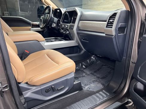 Used 2022 Ford F250 Lariat w/ Lariat Value Package image 8