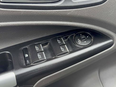 Used 2020 Ford Transit Connect XLT image 21