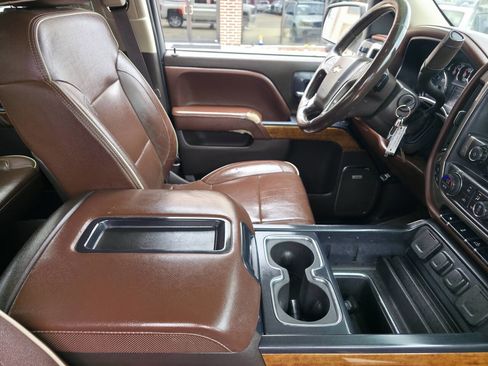 Used 2014 Chevrolet Silverado 1500 High Country w/ High Country Premium Package AWD/4WD image 6
