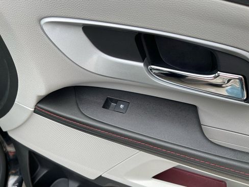 Used 2011 Chevrolet Equinox LT w/ Driver Convenience Package image 42