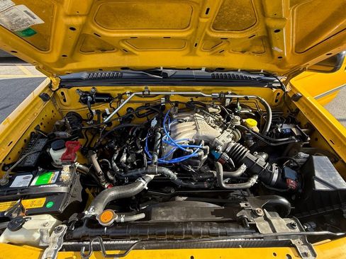 Used 2004 Nissan Xterra XE image 24