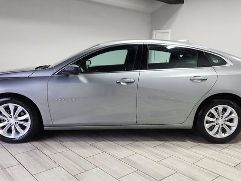Used 2024 Chevrolet Malibu LT FWD image 2