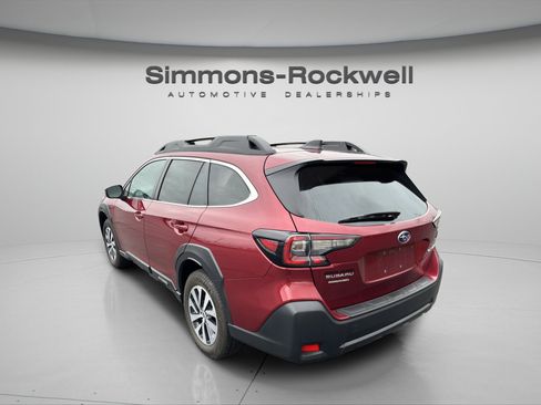 Used 2024 Subaru Outback Premium AWD/4WD image 3