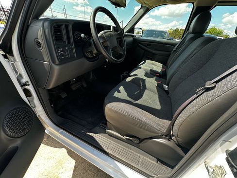 Used 2005 Chevrolet Silverado 1500 W/T image 18