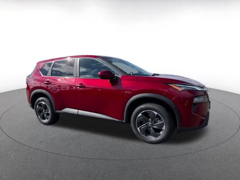 Used 2025 Nissan Rogue SV AWD/4WD image 2