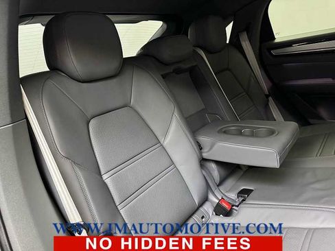 Used 2023 Porsche Cayenne Platinum Edition image 18