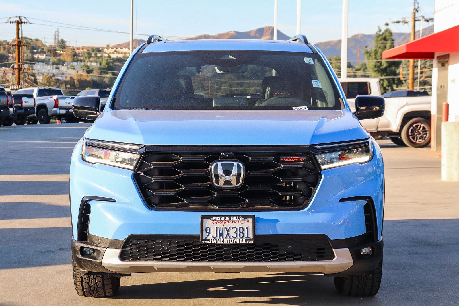 Used 2024 Honda Pilot TrailSport image 2