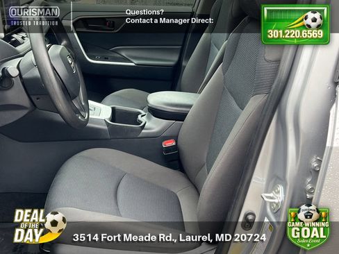 Used 2025 Toyota RAV4 LE AWD/4WD image 6