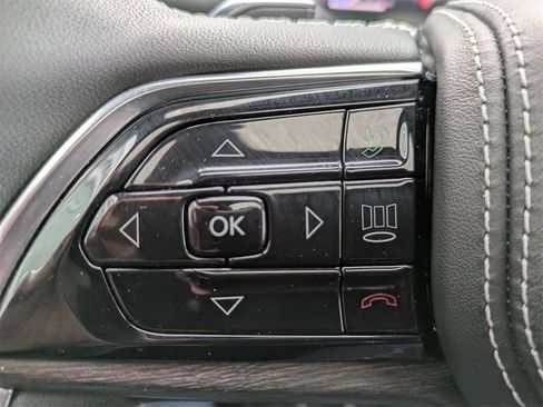 Used 2023 Jeep Grand Cherokee Overland image 18