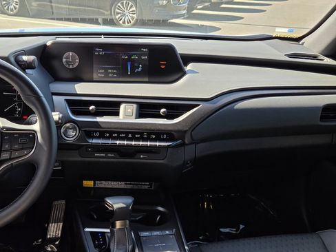 Used 2022 Lexus UX 200 w/ Accessory Package (Z1) FWD image 16