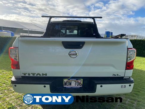 Used 2017 Nissan Titan SL w/ Chrome Package image 6
