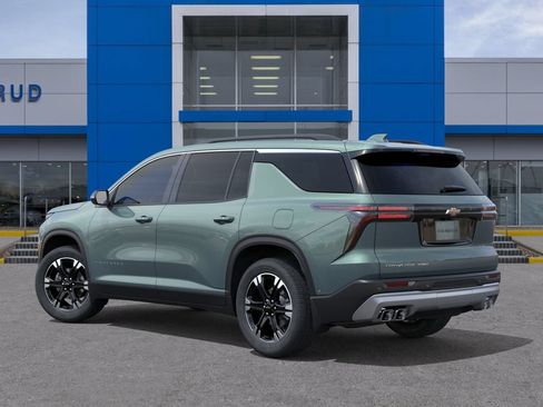New 2027 Chevrolet Traverse LT w/ Sun and Wheel Package AWD/4WD image 3