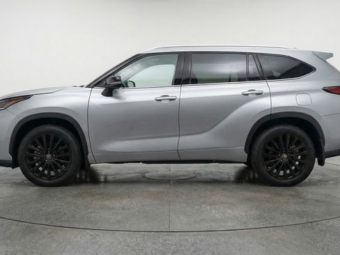 Used 2025 Toyota Highlander XSE AWD/4WD image 5