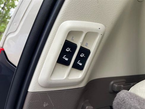 Used 2011 Lexus GX 460 image 89