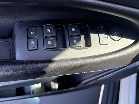 Used 2019 Cadillac Escalade ESV Luxury AWD/4WD image 14