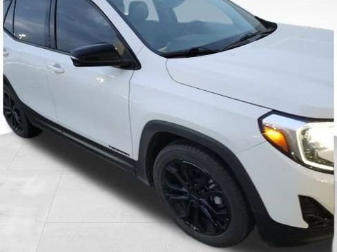 Used 2020 GMC Terrain SLT w/ Elevation Edition image 7