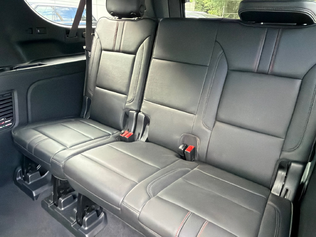Used 2022 Chevrolet Suburban RST w/ Luxury Package AWD/4WD image 23