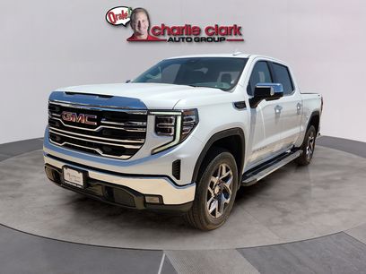 New 2026 GMC Sierra 1500 SLT w/ SLT Premium Package
