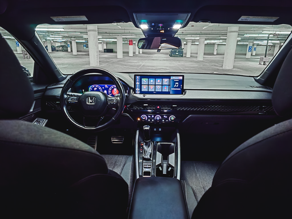 Used 2023 Honda Accord Sport image 3