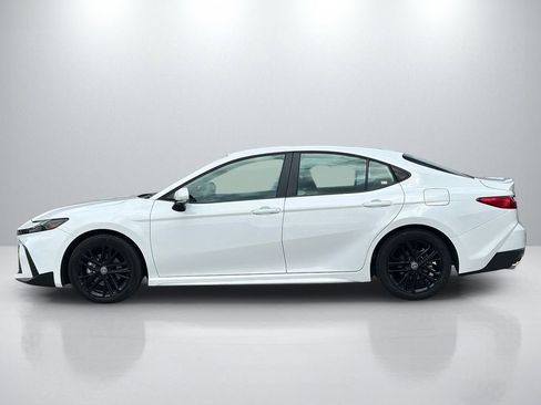 Certified 2025 Toyota Camry SE image 8