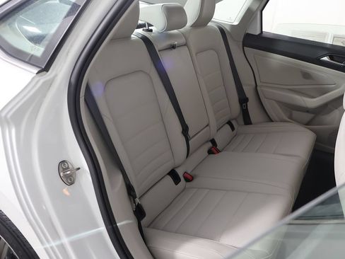 Used 2023 Volkswagen Jetta SE w/ Panoramic Sunroof Package FWD image 33