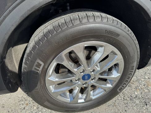 Used 2020 Ford Escape SE image 10