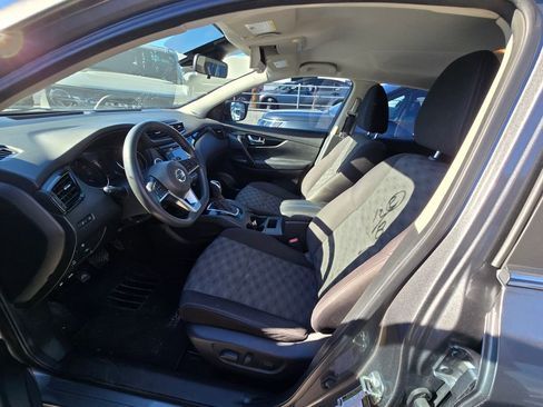 Used 2019 Nissan Rogue Sport SV image 11