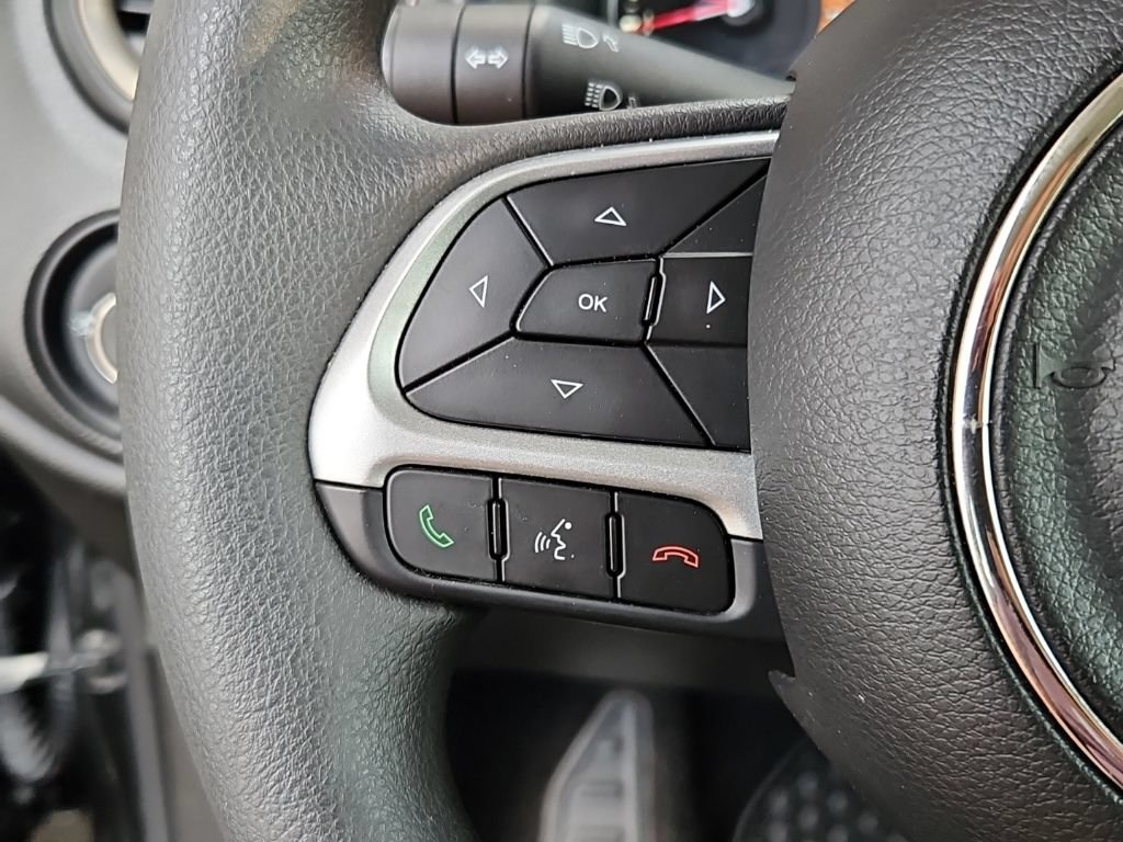 Used 2023 Jeep Renegade Latitude AWD/4WD image 11