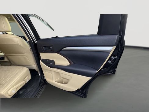 Used 2015 Toyota Highlander Plus image 13