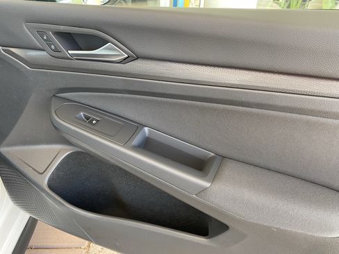 Certified 2022 Volkswagen GTI SE FWD image 40