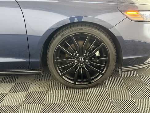 Used 2023 Honda Accord Touring image 11