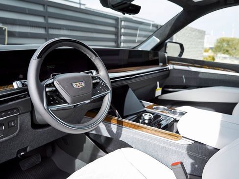 Used 2026 Cadillac Escalade Platinum Sport w/ LPO, Floor Liner Package image 2