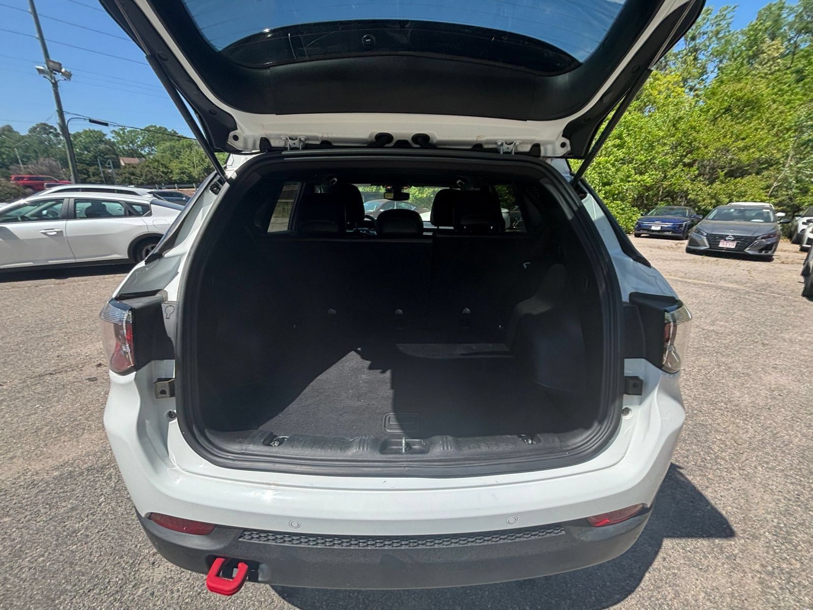 Used 2025 Jeep Compass Trailhawk AWD/4WD image 24